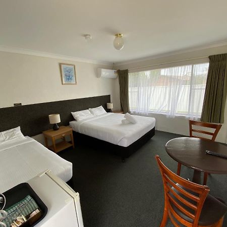 Hanging Rock Family Motel Batemans Bay Esterno foto