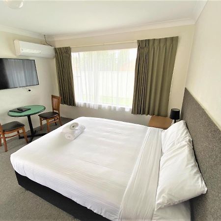 Hanging Rock Family Motel Batemans Bay Esterno foto