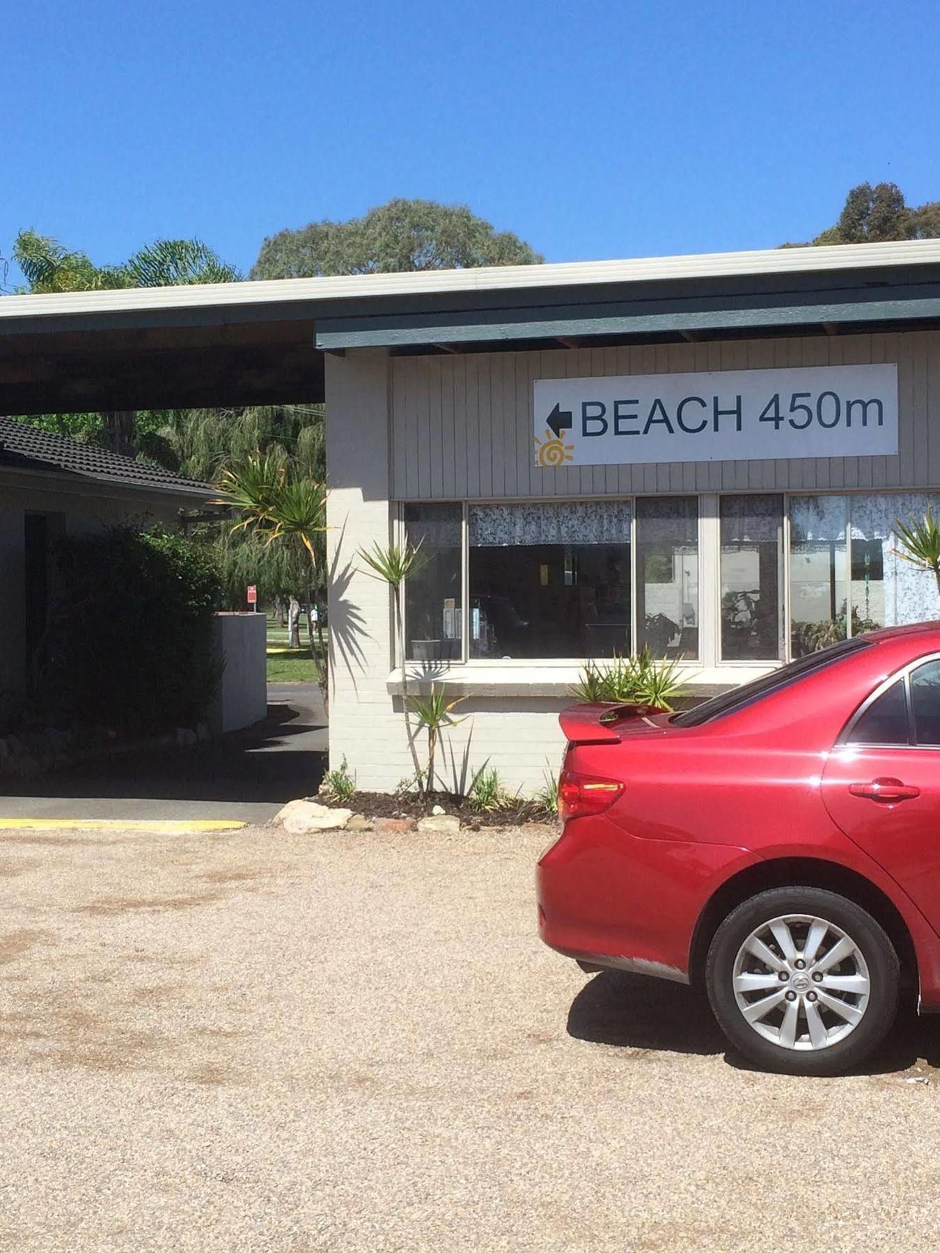 Hanging Rock Family Motel Batemans Bay Esterno foto