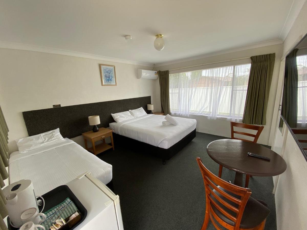 Hanging Rock Family Motel Batemans Bay Esterno foto