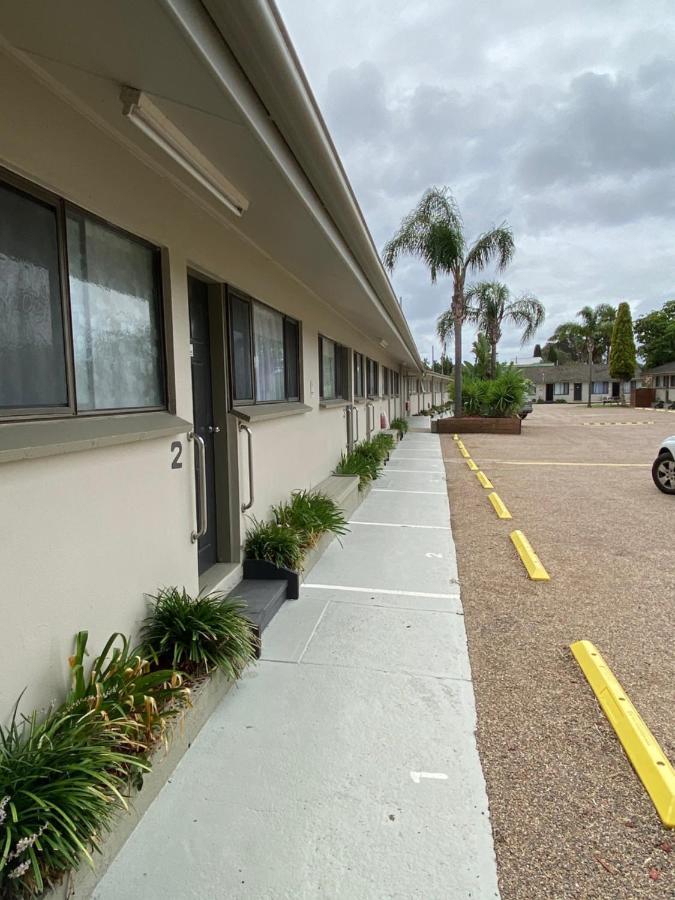Hanging Rock Family Motel Batemans Bay Esterno foto